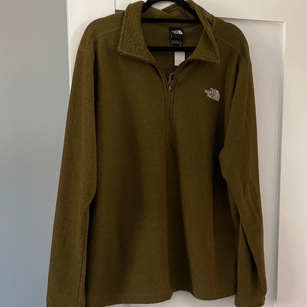 Men’s North Face quarter zip